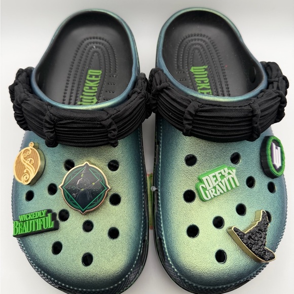 CROCS Classic Clog Wicked Defy Gravity Elphaba Wickedly Beautiful charms Jibbitz - Picture 10 of 16